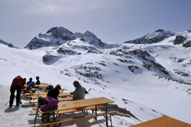 Wiesbadener Hütte mit Piz Buin