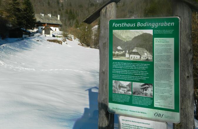 wieder im Tal: Tafel vorm Forsthaus Bodinggraben