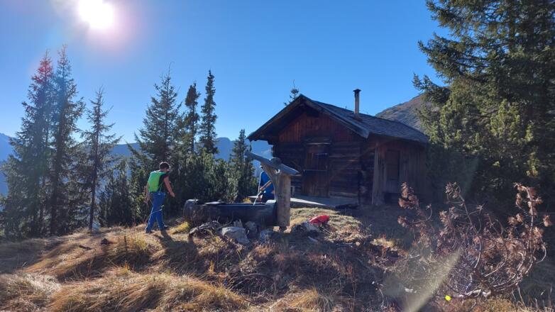 Söllnerhütte mit Brunnen