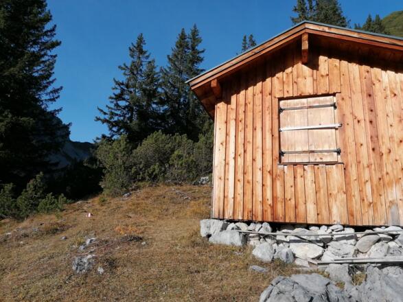 Zur Jagdhütte