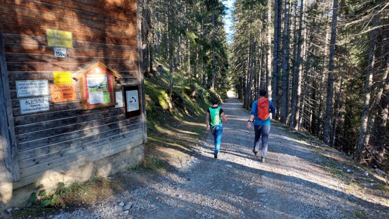 Der Kreis schließt sich, vorbei an der Materialseilbahn