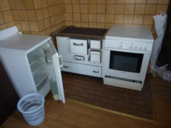 Herd und Kühlschrank im Haus Tarzi