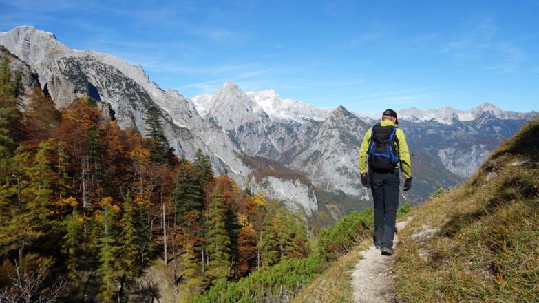 Am Hochpunkt 1415m Richtung Lögerhütte queren