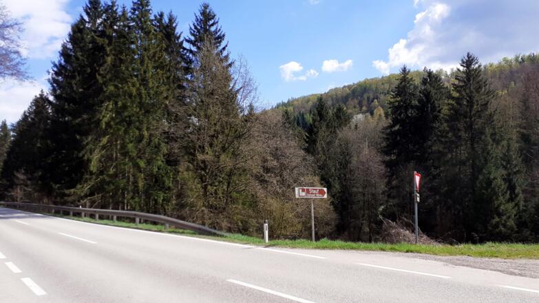 Start an der Nibelungen-Bundesstraße B130 um 390m
