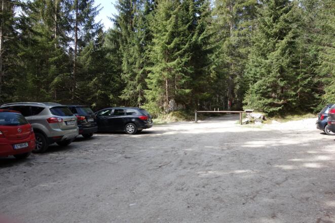 Gratisparkplatz nahe dem Strassberghaus