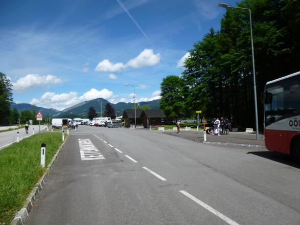 Parkplatz und Bushaltestelle Gosaumühle