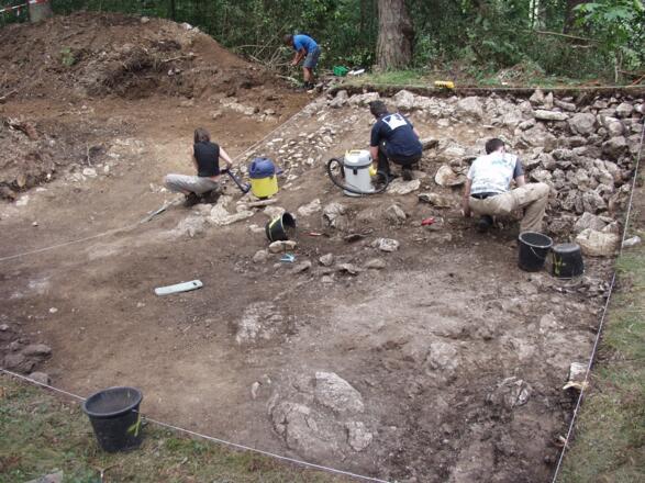 Ausgrabungen am Hängenden Stein
