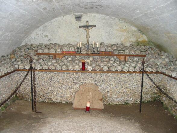 Beinhaus in der Michaelskapelle