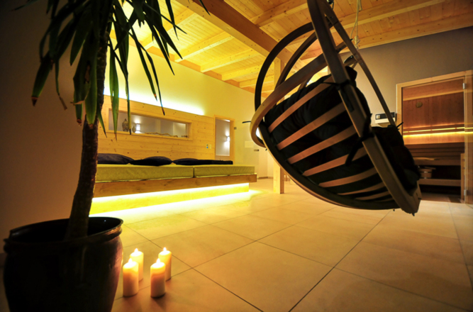 Schlafz. mit Boxspringbett Tulpe