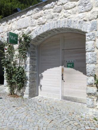 Öffentliche WC Anlage im Badergraben in Hallstatt