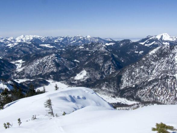 Mit jedem Höhenmeter wird das Panorama schöner (Bayer. Voralpen und Chiemgauer Alpen)