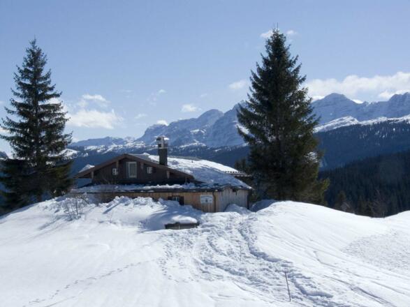 Die Winklmooshütte der AV-Sektion Oberland auf der Winklmoosalm