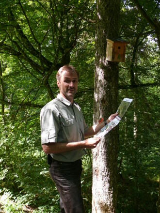 Weg der Vögel Igersheim - Förster Klemens Aubele hat den Weg konzipiert