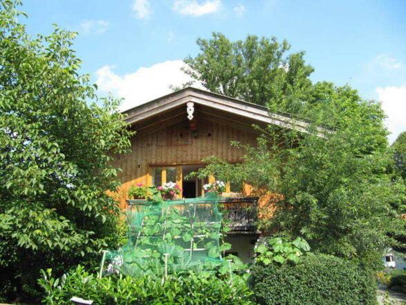 Blick auf FeWo-Westseite mit Balkon