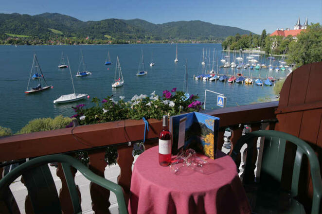 Blick von unserer Schwimmbadterrasse