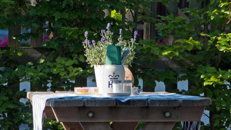 Gasthof Batznhäusl in Kreuth am Tegernsee - Biergarten von Frühjahr bis Herbst bei sonnigem Wetter geöffnet