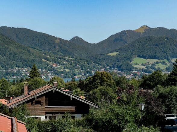 Ferienwohnung Haus Mittelbach in sonniger und ruhiger Lage mit Ausblick zum Tegernsee und die umliegenden Berge