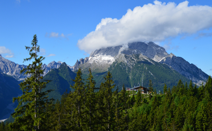 Blick zum Hirschkaser und Hochkalter