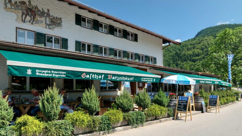 Gasthof Batznhäusl in Kreuth am Tegernsee - die sonnige Terrasse ist ganzjährig geöffnet