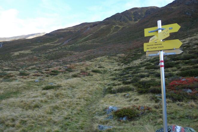 Abzweigung  nach rechts zum Rietzer Grießkogel