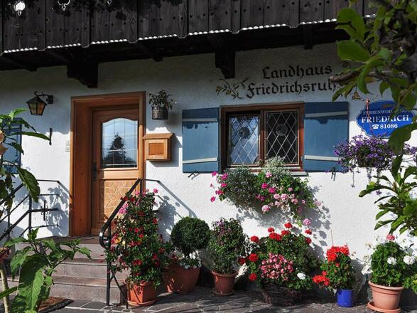 Landhaus Friedrichsruh - Ferienwohnungen in Bad Wiessee