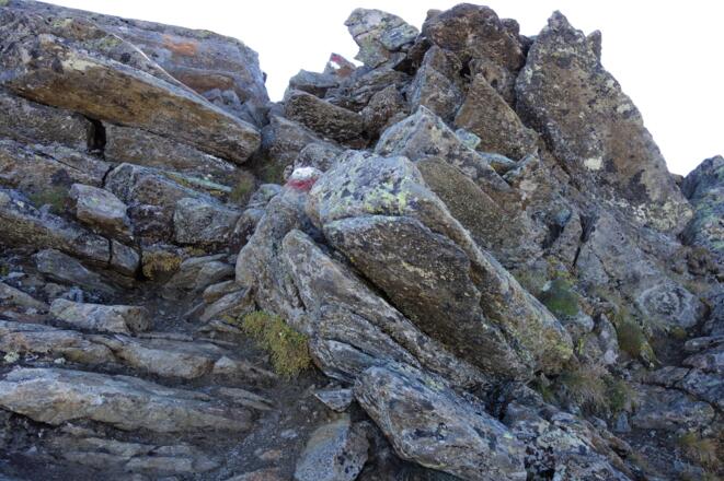leichte Blockkletterei zum Gipfel des Rietzer Grießkogel