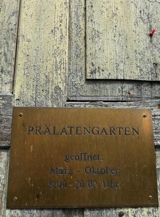 Prälatengarten Öffnungszeiten Schild