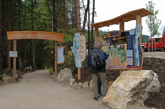 Gleich am Eingang zur Geisterklamm auf Leutascher Seite wartet schon ein erster Kobold auf uns