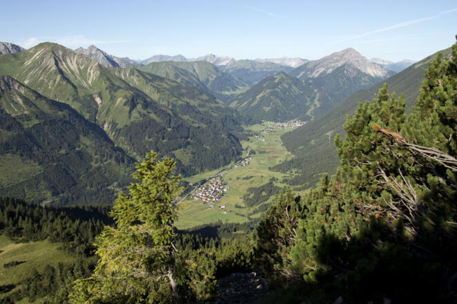 An klaren Tagen zeigt sich dem Betrachter das gesamte Zwischentorental.