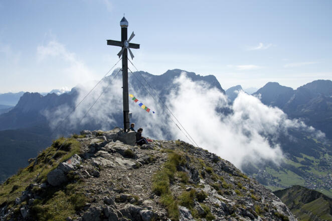 Wer früh am Gipfel ankommt, ist meistens (aber nicht immer) allein.