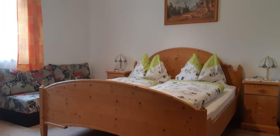 Erdgeschoß: Doppelzimmer mit Liege