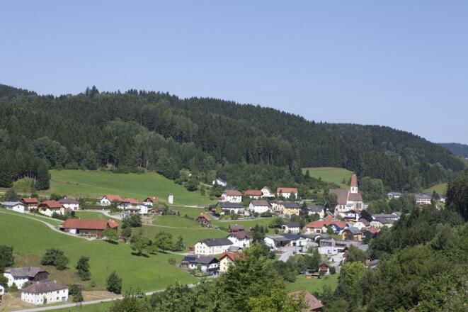 Hirschbach_Ortsansicht (c) Grohs Walter