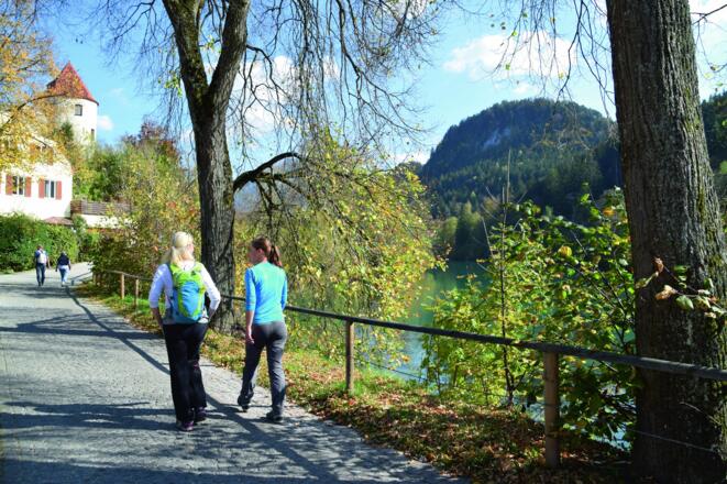 Spazieren gehen am Lechufer