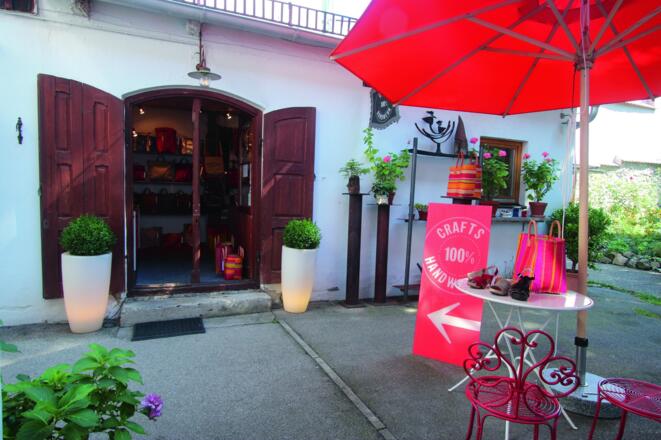 Versteckter Eingang im Hinterhof