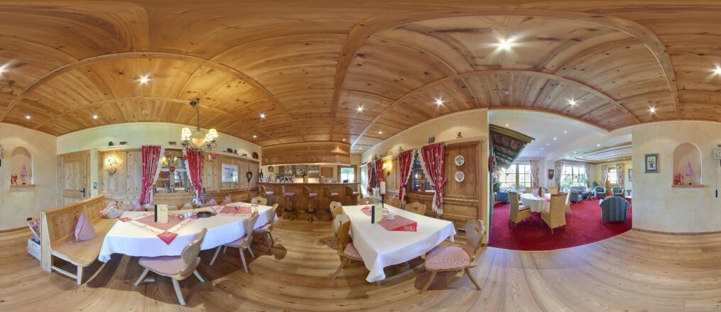 Bar &quot;Alp Traum&quot;