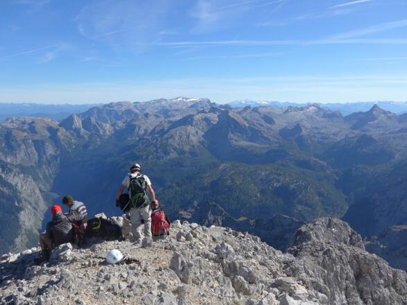 Blick von der Südspitze auf Hochkönig, Hochalmspitze und Ankogel.