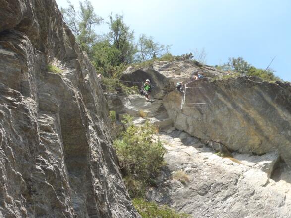 Die zweite Seilbrücke von unten fotografiert.
