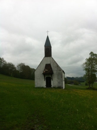 Kapelle östlich vom Weiler Ficht