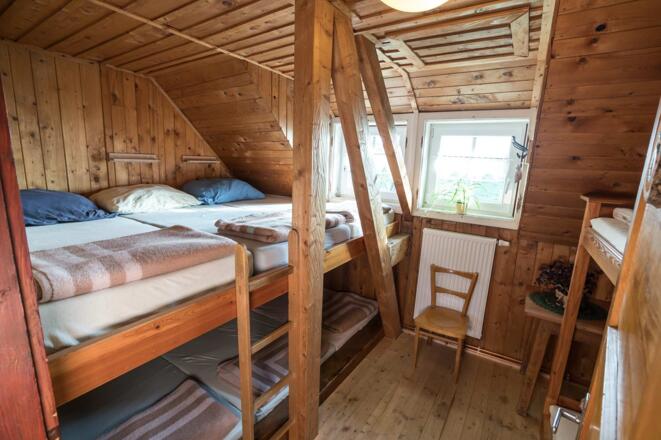 Gaststube mit Frühstücksbuffet