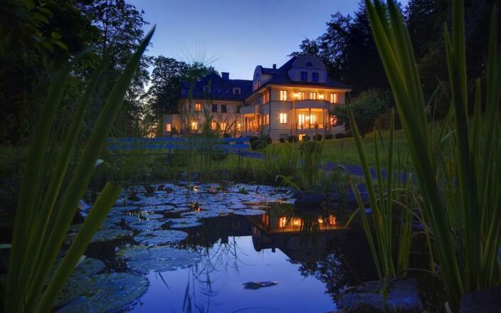 Hausansicht am Abend