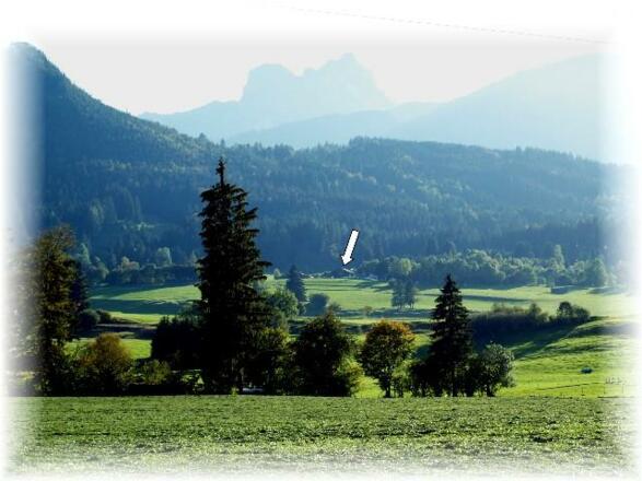 Blick auf unseren Hof von gegenüber