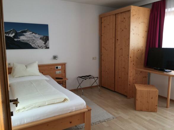 Einzelzimmer mit Balkon