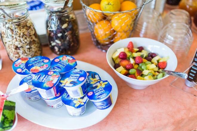 Obst und Joghurt