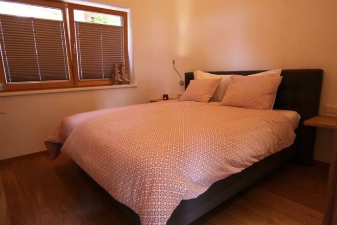 Schlafzimmer 5