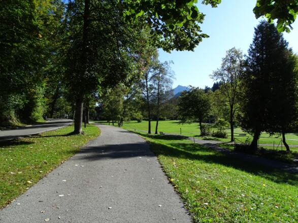 Spazierweg oberhalb des Minigolfplatz in Füssen- Bad Faulenbach