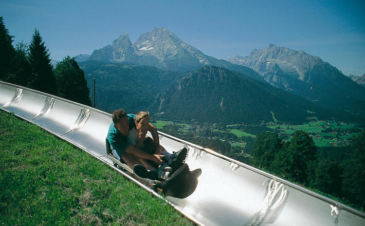Rodelspaß mit Watzmannblick