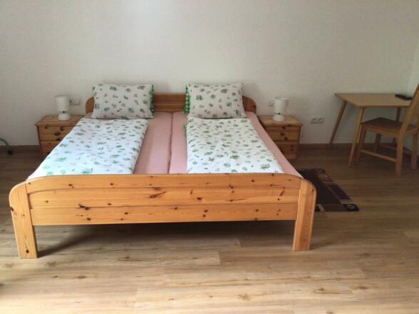 77666727-840C-40E5-B744-9B25EC31725D