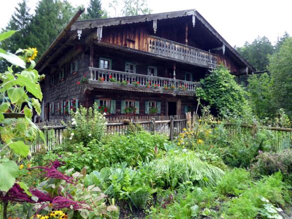 Das Lohnergütl stand ursprünglich in Oberndorf-Bichlhaiden und wurde 1666 erbaut.