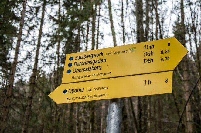 Wegweiser am Stollenweg