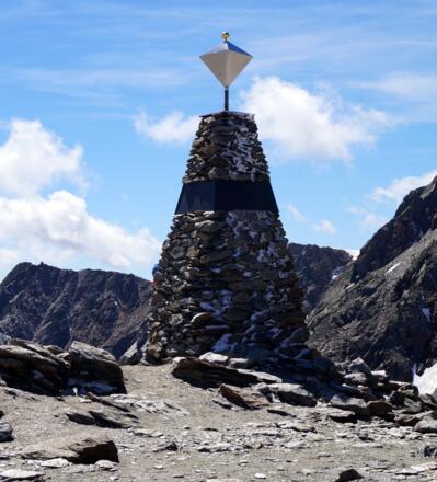 Steinpyramide für den Similaunmann "Ötzi"